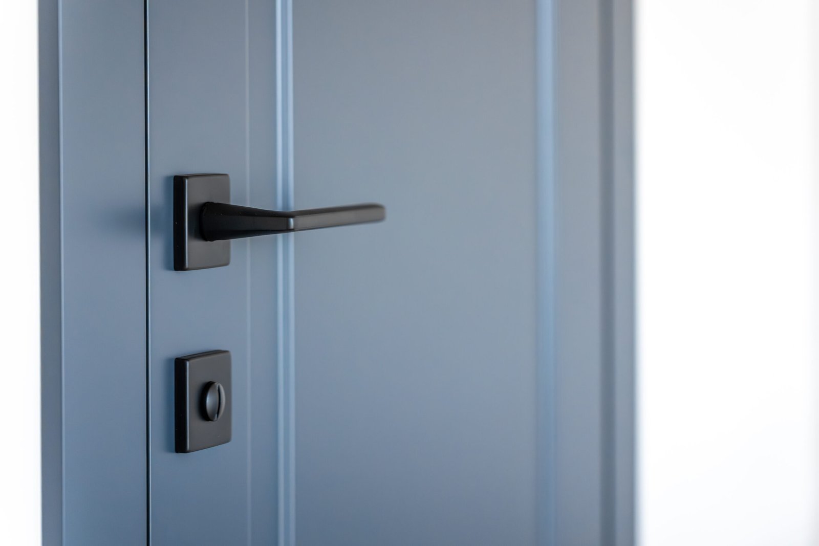 Fresh Air and Security: A Guide to Window Lock Replacement for Your Home