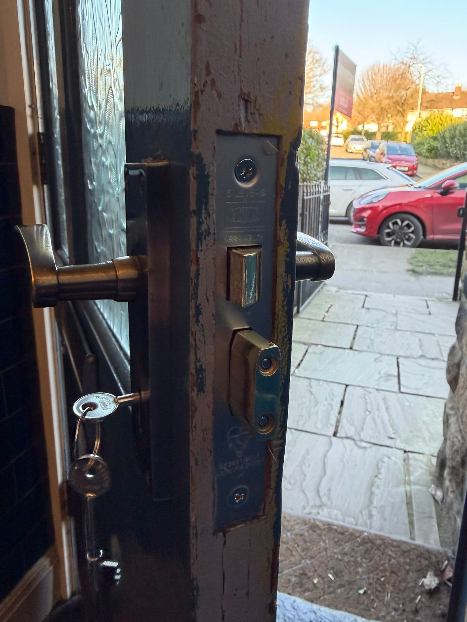 Emergency Locksmith Case Study: Front Door Lock Change in Leeds